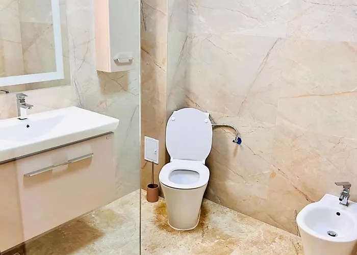 Kir House On The 4* إيفوري نورد