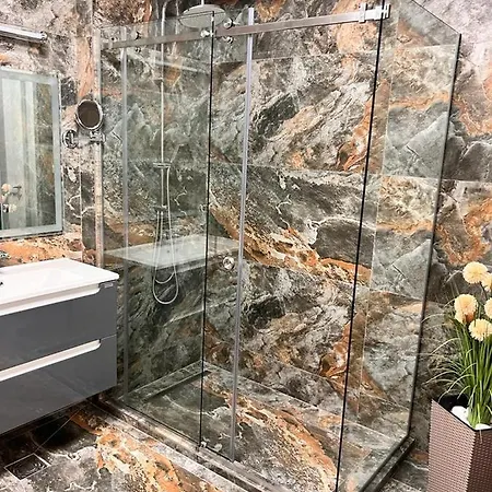 Kir House On The ゲストハウス 4*