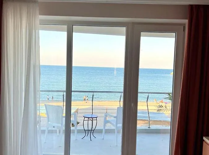 Kir House On The 4* 艾福雷诺德